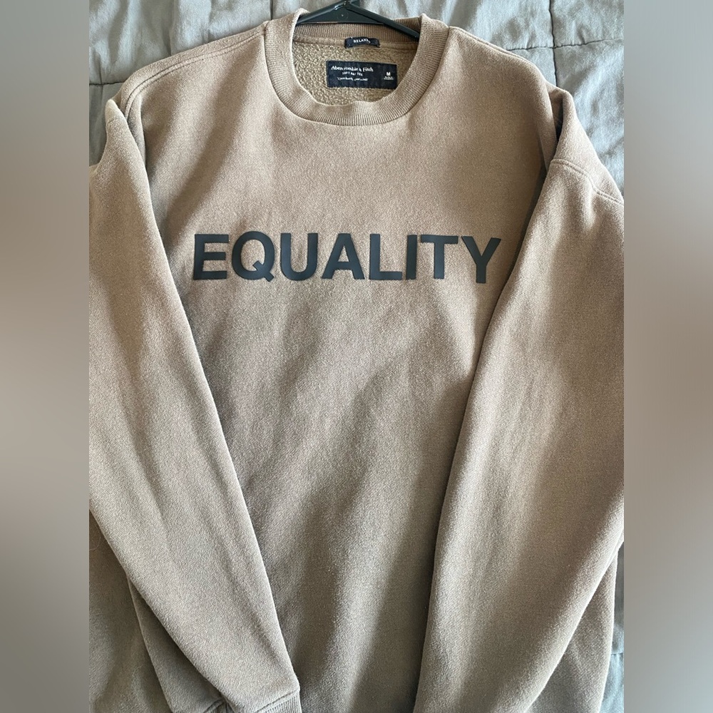 Women’s, relaxed fit, sweatshirt, size medium